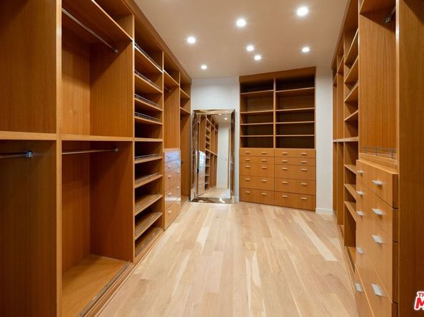 9240 Warbler Way, Los Angeles CA 90069