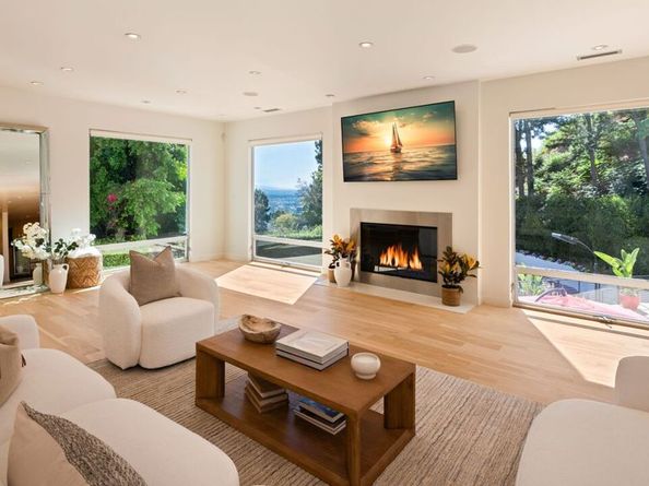 9240 Warbler Way, Los Angeles CA 90069