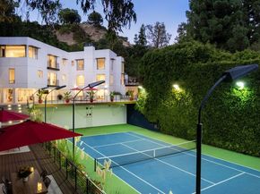 9240 Warbler Way, Los Angeles CA 90069