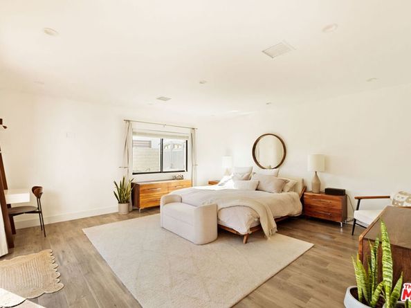 6151 Atoll Avenue, Valley Glen CA 91401