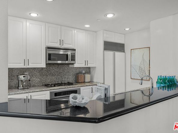 12000 Goshen Avenue 303, Los Angeles CA 90049