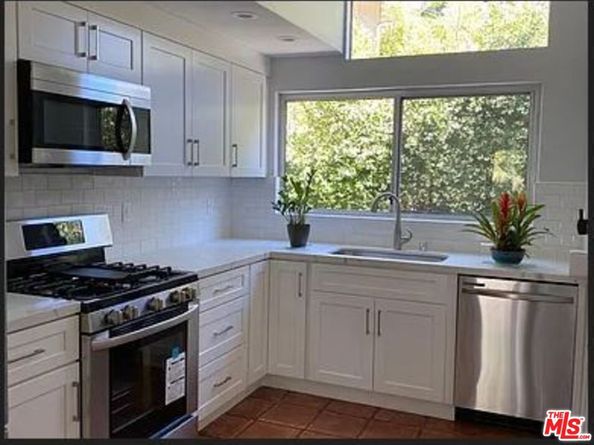 8090 Mulholland Drive, Los Angeles CA 90046