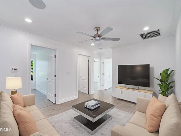 16005 Parthenia Street, North Hills CA 91343