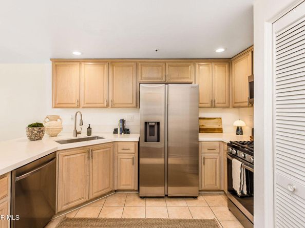 11920 Goshen Avenue 202, Los Angeles CA 90049