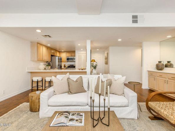 11920 Goshen Avenue 202, Los Angeles CA 90049