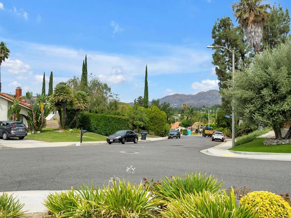 28654 Quaint Street, Agoura Hills CA 91301