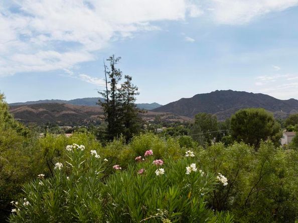 28329 Foothill Drive, Agoura Hills CA 91301