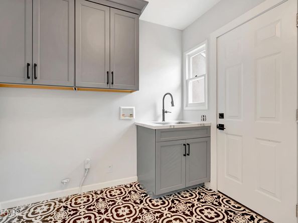 8358 Nestle Avenue, Northridge CA 91325