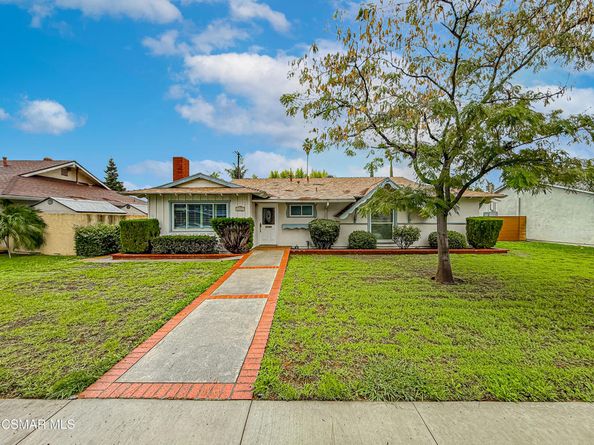 22537 Saticoy Street, West Hills CA 91307