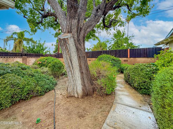 22537 Saticoy Street, West Hills CA 91307