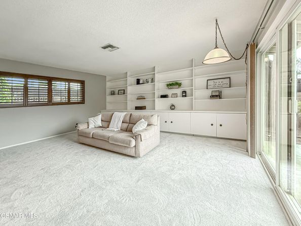 22537 Saticoy Street, West Hills CA 91307