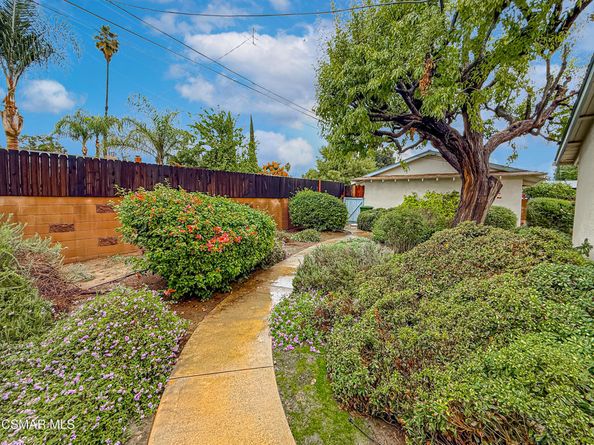 22537 Saticoy Street, West Hills CA 91307