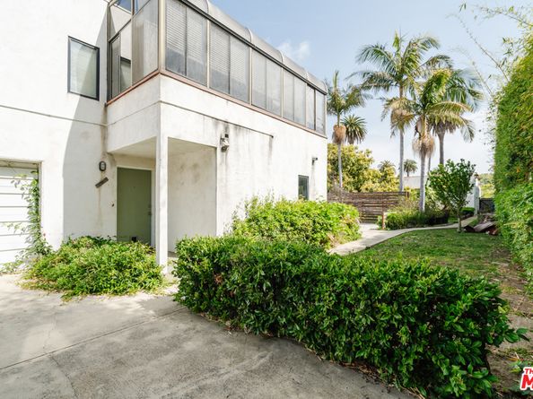 3875 Marcasel Avenue, Los Angeles CA 90066