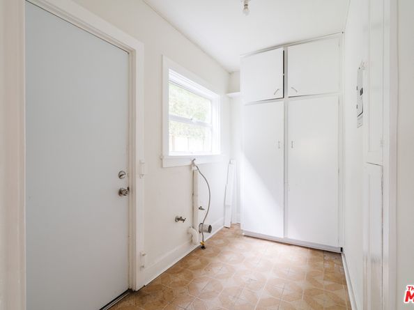 3875 Marcasel Avenue, Los Angeles CA 90066