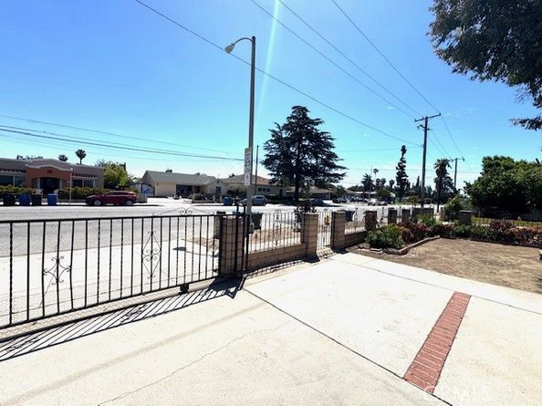 1535 S Towne Avenue, Pomona CA 91766