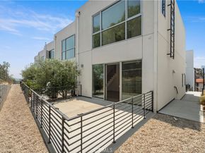957 Figueroa Terrace 318, Los Angeles CA 90012