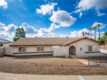 8631 Surrey Lane