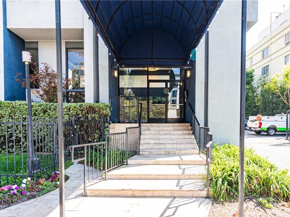 1940 N Highland 26, Hollywood Hills CA 90068