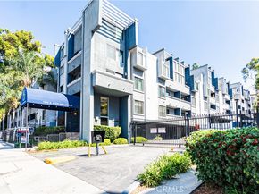 1940 N Highland 26, Hollywood Hills CA 90068