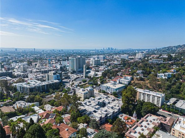 1940 N Highland 26, Hollywood Hills CA 90068