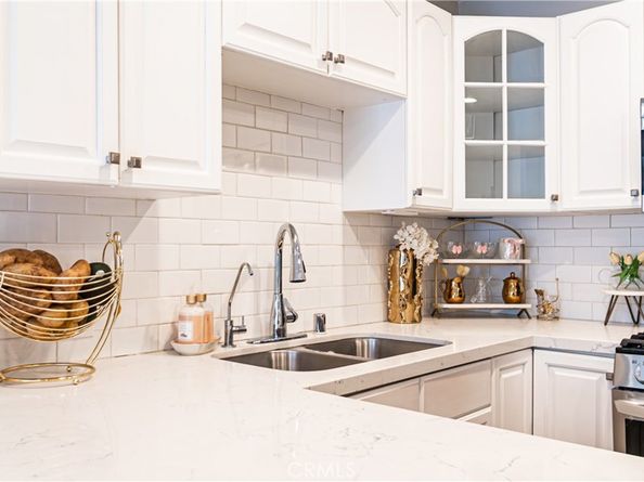 1940 N Highland 26, Hollywood Hills CA 90068