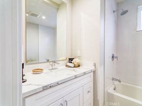4653 W 137TH Pl, Hawthorne CA 90250