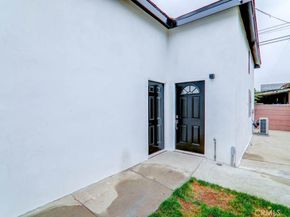 4653 W 137TH Pl, Hawthorne CA 90250