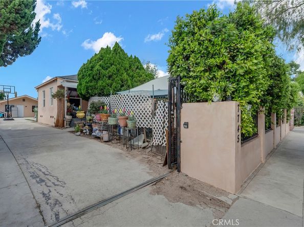 7745 Radford Ave, Los Angeles CA 91605