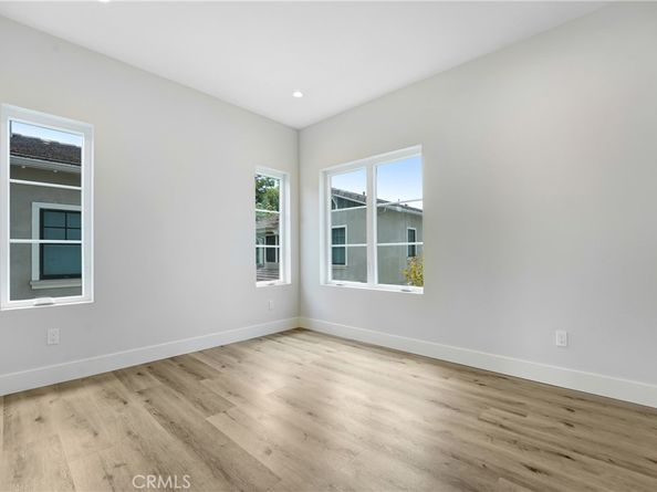 107 N Parkwood Avenue, Pasadena CA 91107