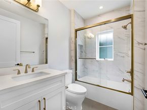 107 N Parkwood Avenue, Pasadena CA 91107