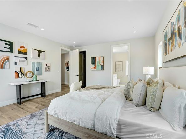 107 N Parkwood Avenue, Pasadena CA 91107