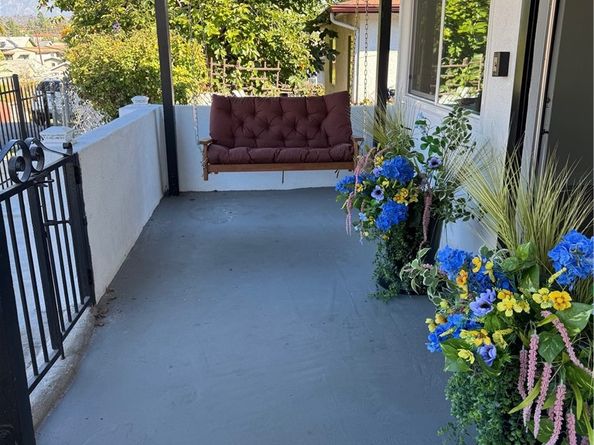 1048 Dexter Street, Los Angeles CA 90042