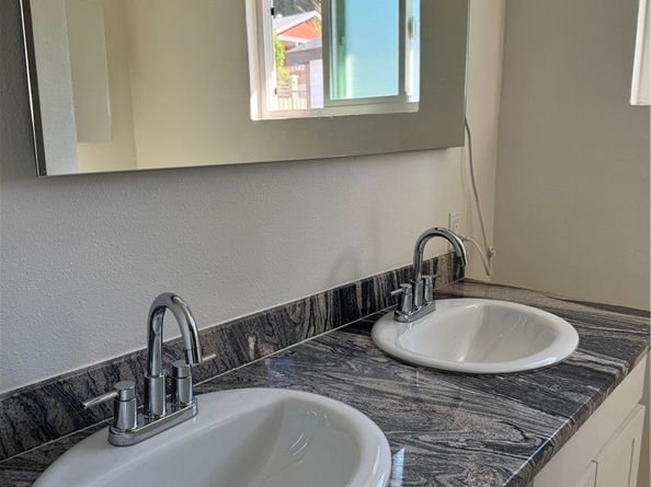 1048 Dexter Street, Los Angeles CA 90042