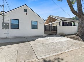 2101 E Glenoaks Boulevard, Glendale CA 91206