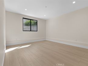 2101 E Glenoaks Boulevard, Glendale CA 91206