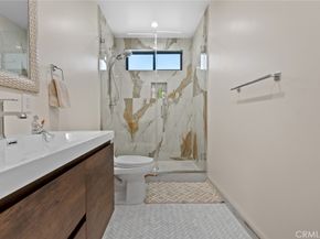 2101 E Glenoaks Boulevard, Glendale CA 91206