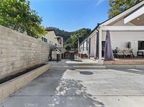 2101 E Glenoaks Boulevard, Glendale CA 91206