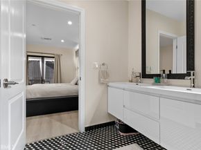 2101 E Glenoaks Boulevard, Glendale CA 91206