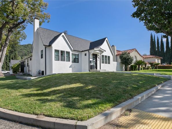 2101 E Glenoaks Boulevard, Glendale CA 91206