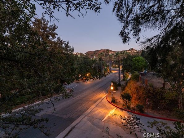 1535 Royal Boulevard, Glendale CA 91207