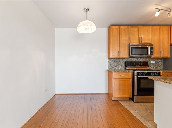 421 S La Fayette Park 701, Los Angeles CA 90057