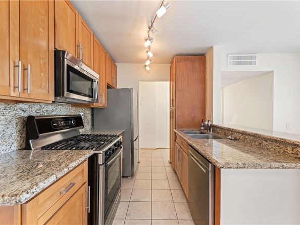 421 S La Fayette Park 701, Los Angeles CA 90057