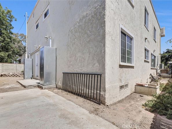 1325 Glen Ave, Pasadena CA 91103