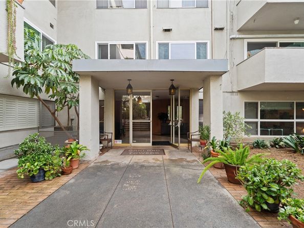 395 S Oakland Avenue 104, Pasadena CA 91101