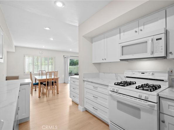 395 S Oakland Avenue 104, Pasadena CA 91101