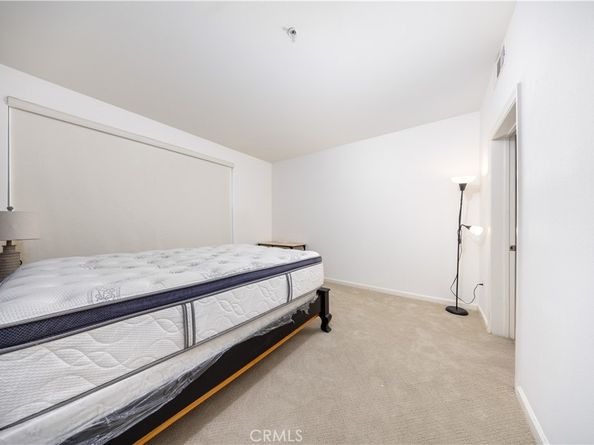 128 N Oak Knoll Avenue 317, Pasadena CA 91101