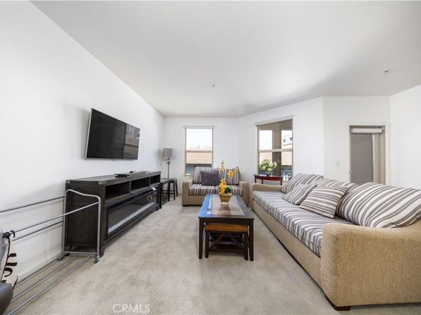 128 N Oak Knoll Avenue 317, Pasadena CA 91101