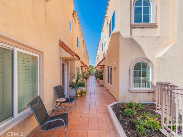 5719 Camellia Avenue 102, North Hollywood CA 91601