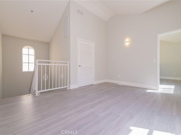 5719 Camellia Avenue 102, North Hollywood CA 91601