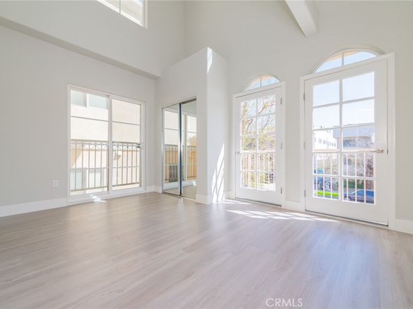 5719 Camellia Avenue 102, North Hollywood CA 91601